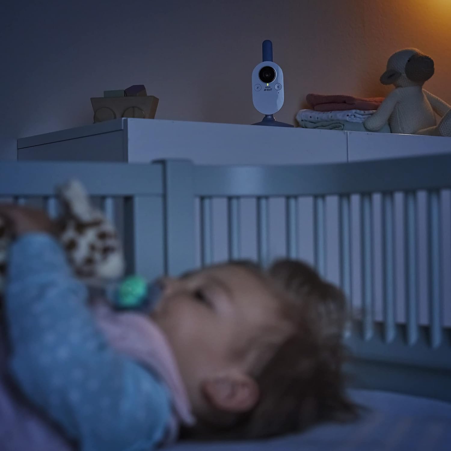 Philips Avent Digital Video Baby Monitor SCD833 PA615