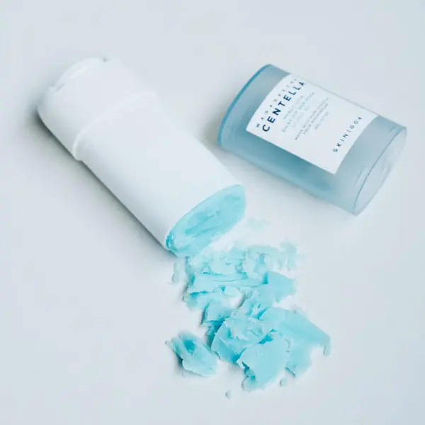 سكين1004 سينتيلا هيالو-سيكا سيلكي-فيت صن ستيك 20 جم
