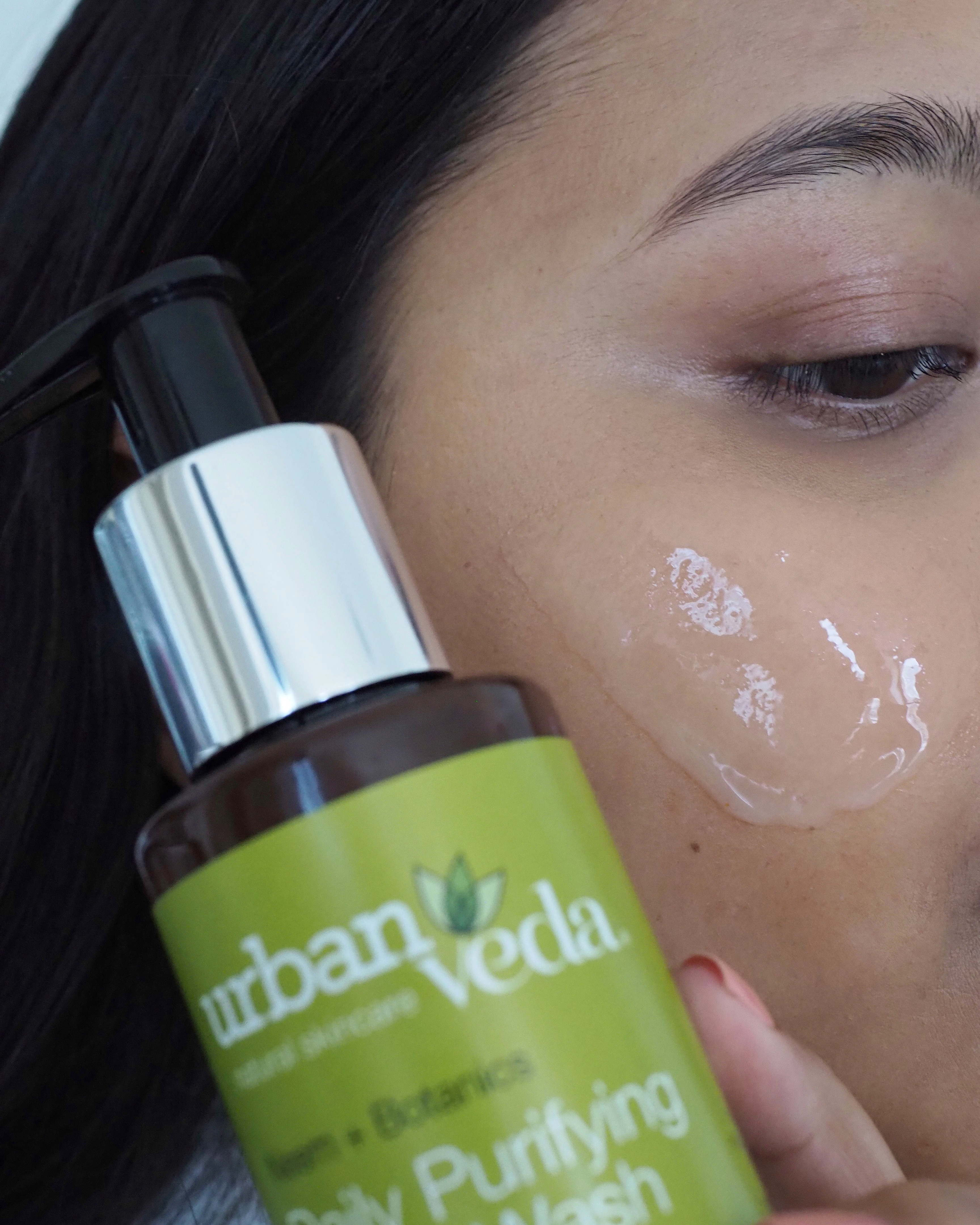 Urban Veda Purifying Neem Tea Tree & Salicylic Acid Facial Wash 150ml