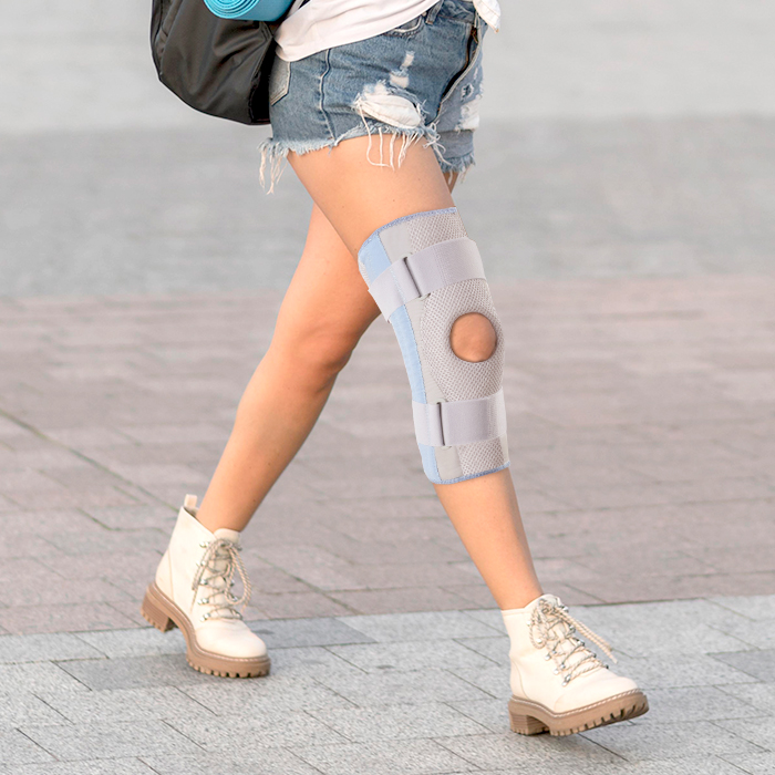Wellcare Knee Support with Massive Dots 52018 Medium